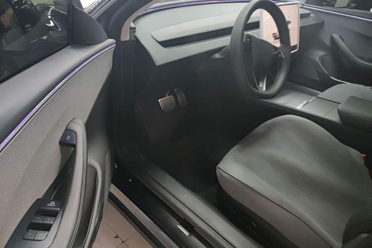 Used Tesla Model 3 2025 Rear-Wheel-Drive Version Left Front Seat
