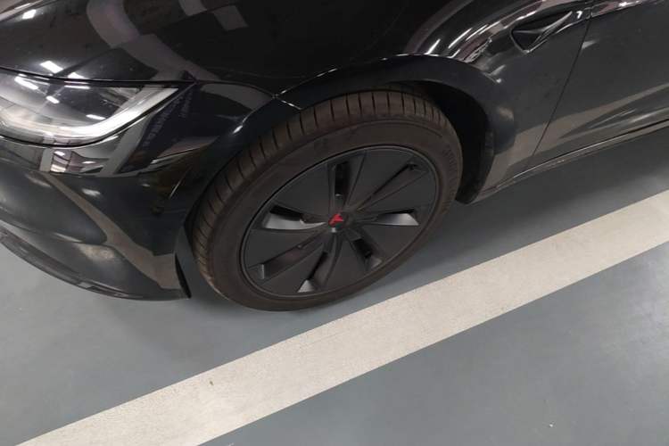 Used Tesla Model 3 2025 Model Long-Range Rear-Wheel-Drive Version Left Front Wheel Hub