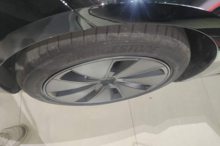 Used Tesla Model 3 2025 Model Revised Rear-Wheel-Drive Version Left Front Wheel Hub