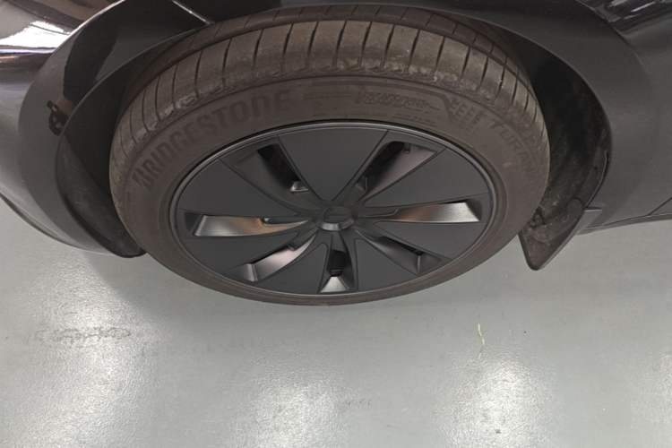 Used Tesla Model 3 2025 Model Revised Rear-Wheel-Drive Version Left Front Wheel Hub