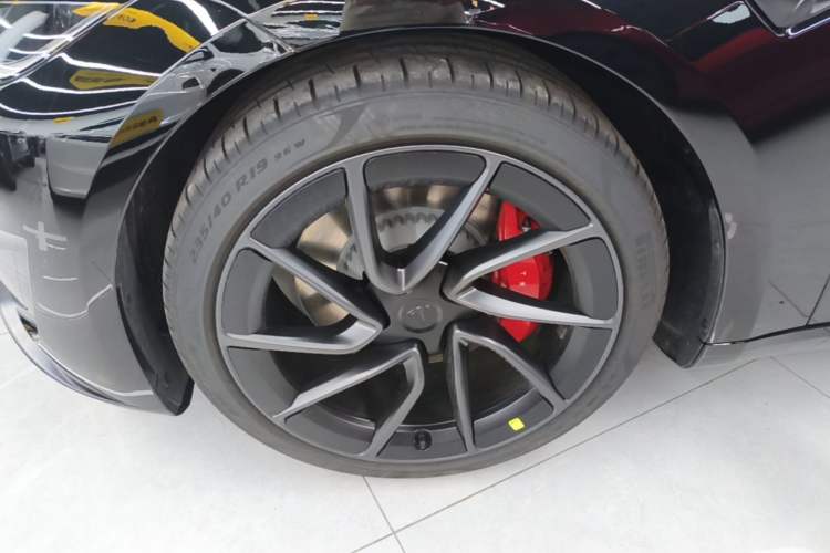 Used Tesla Model 3 2025 Model Revised High-Performance All-Wheel-Drive Version Left Front Wheel Hub