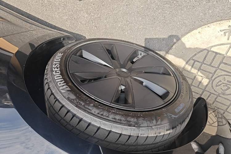 Used Tesla Model 3 2025 Rear-Wheel-Drive Version Left Front Wheel Hub