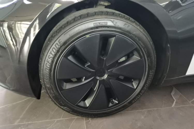 Used Tesla Model 3 2025 Model Revised Rear-Wheel-Drive Version Left Front Wheel Hub