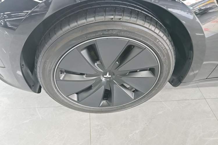 Used Tesla Model 3 2025 Rear-Wheel-Drive Version Left Front Wheel Hub