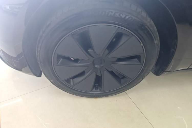 Used Tesla Model 3 2025 Model Revised Rear-Wheel-Drive Version Left Front Wheel Hub