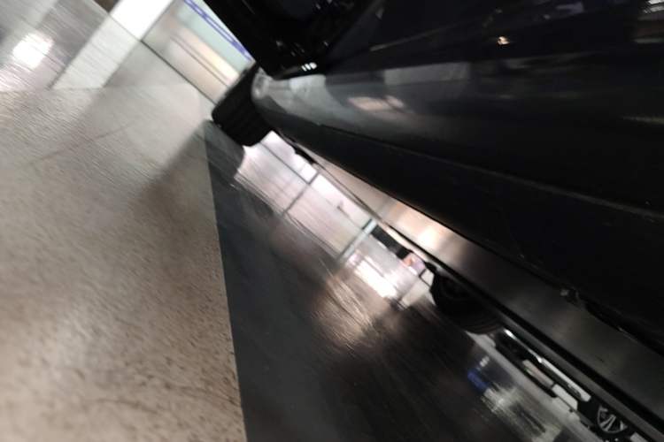 Used Tesla Model 3 2025 Model Long-Range Rear-Wheel-Drive Version Left Side Sill
