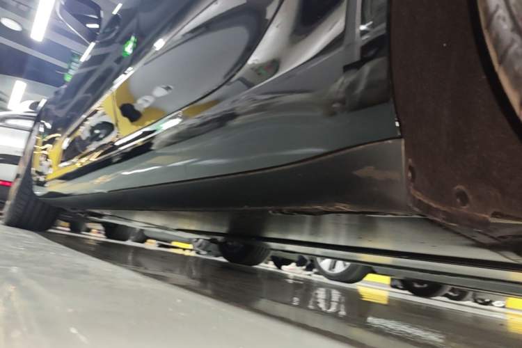 Used Tesla Model 3 2025 Model Long-Range Rear-Wheel-Drive Version Left Side Sill