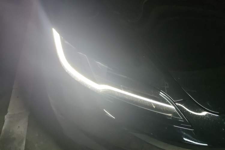 Used Tesla Model 3 2025 Model Revised Rear-Wheel-Drive Version Right Front Headlight