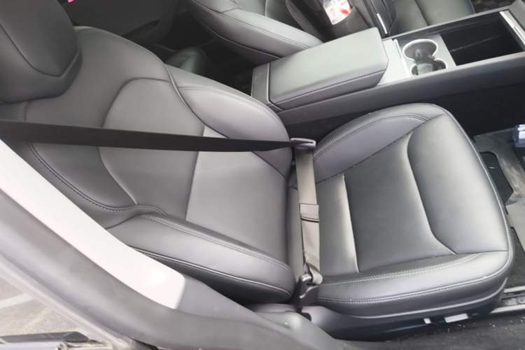 Used Tesla Model 3 2025 Rear-Wheel-Drive Version Right Front Seat