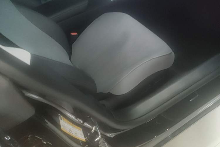 Used Tesla Model 3 2025 Rear-Wheel-Drive Version Right Front Seat