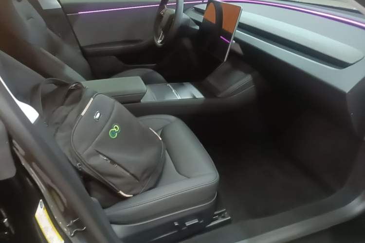 Used Tesla Model 3 2025 Rear-Wheel-Drive Version Right Front Seat