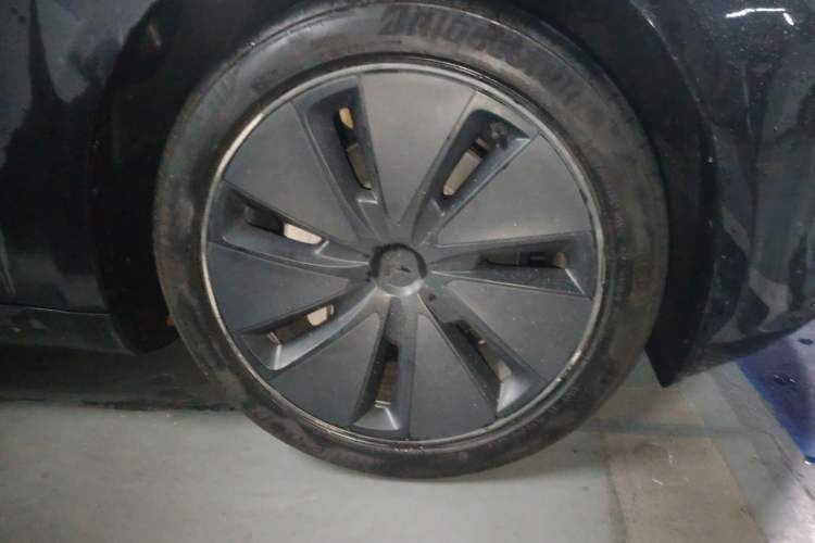 Used Tesla Model 3 2025 Rear-Wheel-Drive Version Right Front Wheel Hub