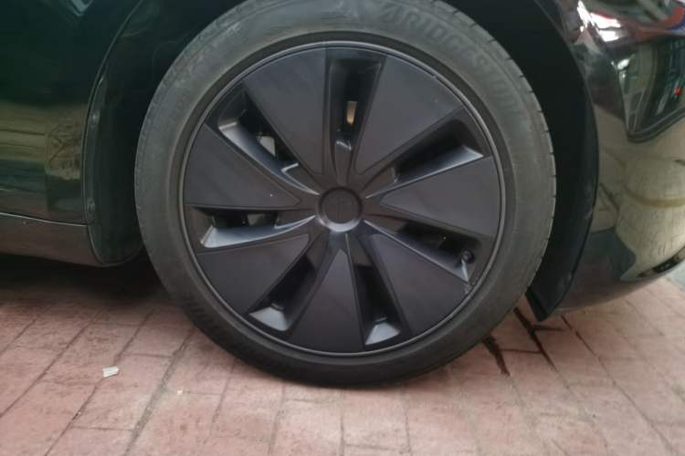 Used Tesla Model 3 2025 Model Revised Rear-Wheel-Drive Version Right Front Wheel Hub