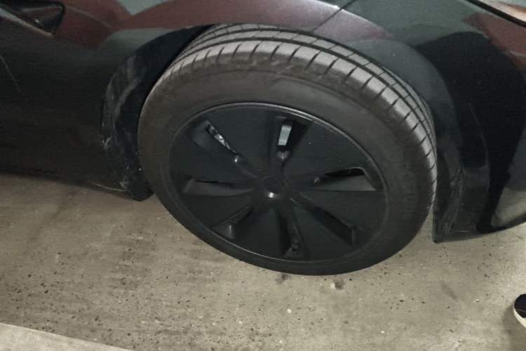 Used Tesla Model 3 2025 Rear-Wheel-Drive Version Right Front Wheel Hub