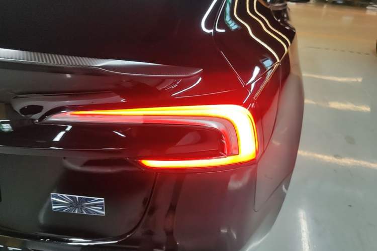 Used Tesla Model 3 2025 Model Revised High-Performance All-Wheel-Drive Version Right Rear Taillight