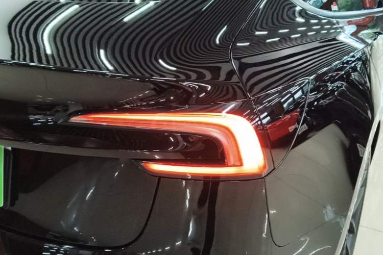 Used Tesla Model 3 2025 Model Revised Rear-Wheel-Drive Version Right Rear Taillight