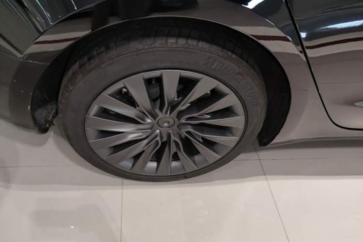 Used Tesla Model 3 2025 Rear-Wheel-Drive Version Right Rear Wheel Hub
