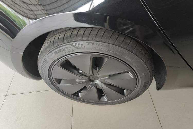 Used Tesla Model 3 2025 Rear-Wheel-Drive Version Right Rear Wheel Hub