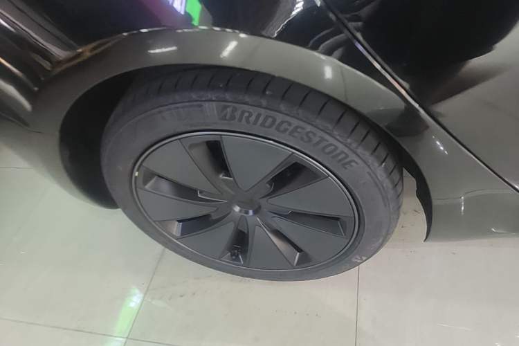 Used Tesla Model 3 2025 Model Revised Rear-Wheel-Drive Version Right Rear Wheel Hub