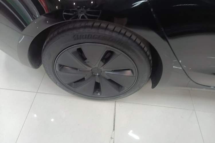 Used Tesla Model 3 2025 Rear-Wheel-Drive Version Right Rear Wheel Hub