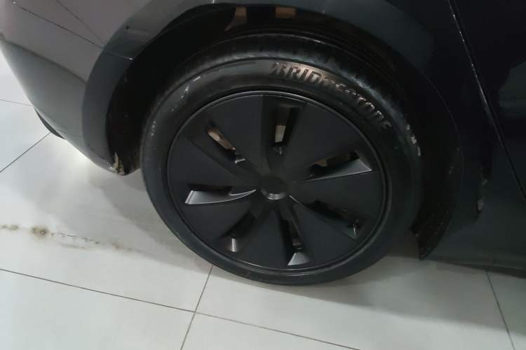 Used Tesla Model 3 2025 Model Revised Rear-Wheel-Drive Version Right Rear Wheel Hub