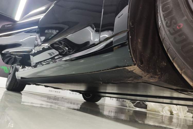 Used Tesla Model 3 2025 Model Long-Range Rear-Wheel-Drive Version Right Side Sill