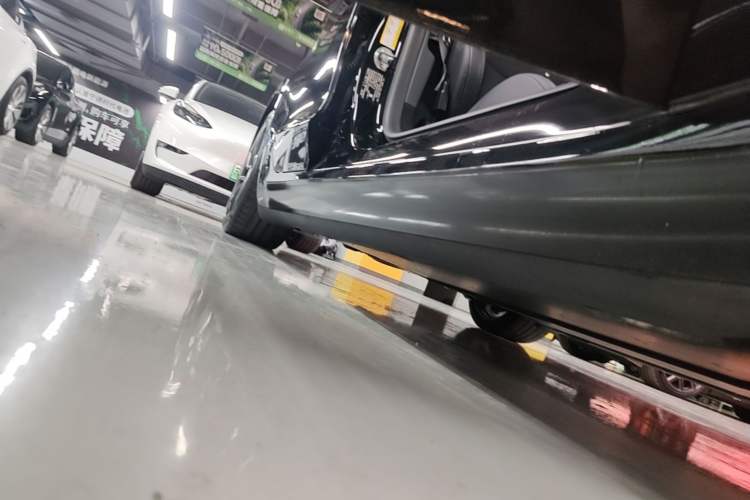 Used Tesla Model 3 2025 Model Revised High-Performance All-Wheel-Drive Version Right Side Sill
