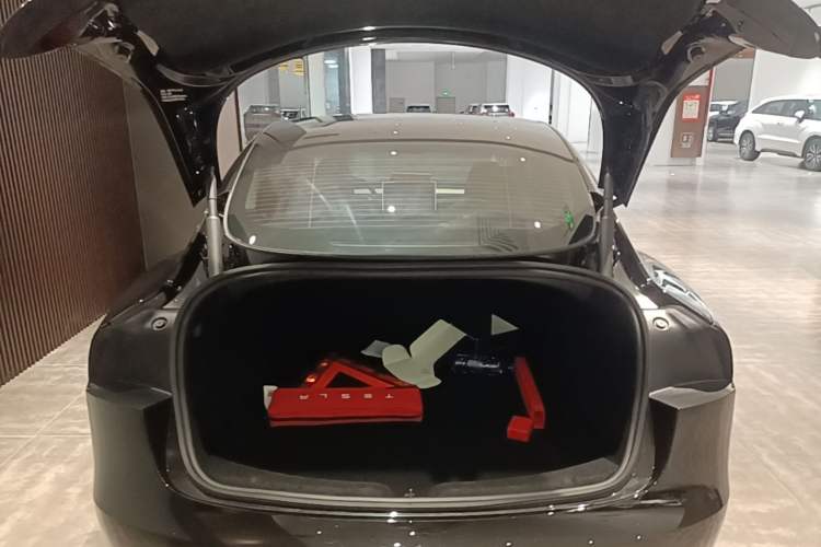 Used Tesla Model 3 2025 Model Revised Long-Range Rear-Wheel-Drive Version Trunk