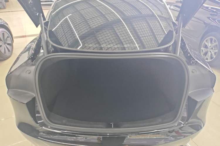 Used Tesla Model 3 2025 Model Revised Rear-Wheel-Drive Version Trunk
