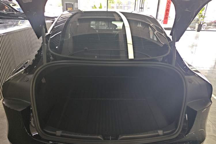 Used Tesla Model 3 2025 Model Revised Rear-Wheel-Drive Version Trunk