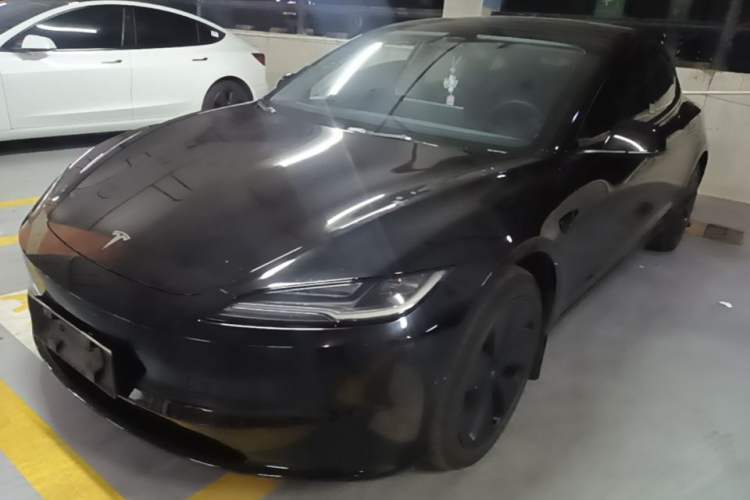 Tesla Model 3 2025 Rear-Wheel-Drive Version