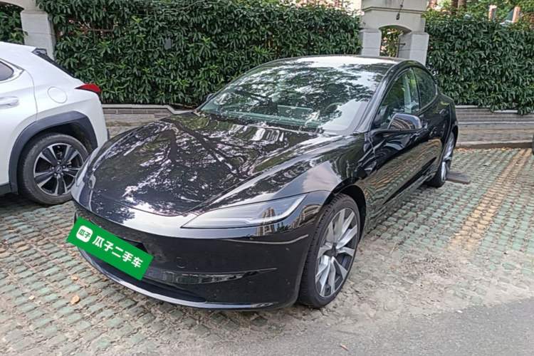 Tesla Model 3 2025 Rear-Wheel-Drive Version