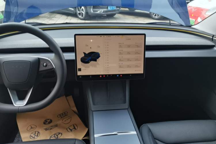 Used Tesla Model 3 2025 Rear-Wheel-Drive Version Audio And AC Panel