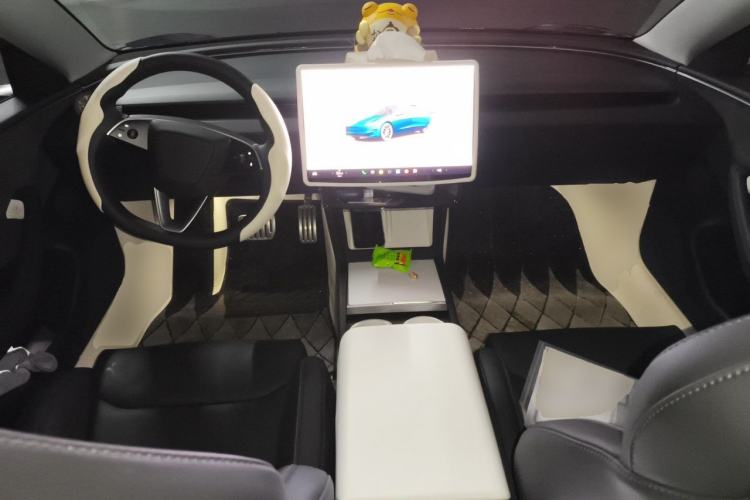 Used Tesla Model 3 2025 Model High-Performance All-Wheel-Drive Version Center Console