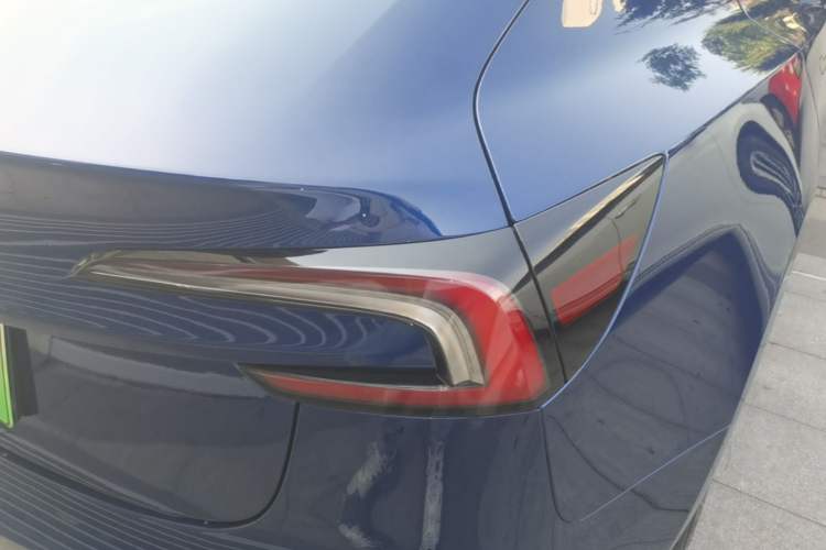 Used Tesla Model 3 2025 Rear-Wheel-Drive Version Exterior 1