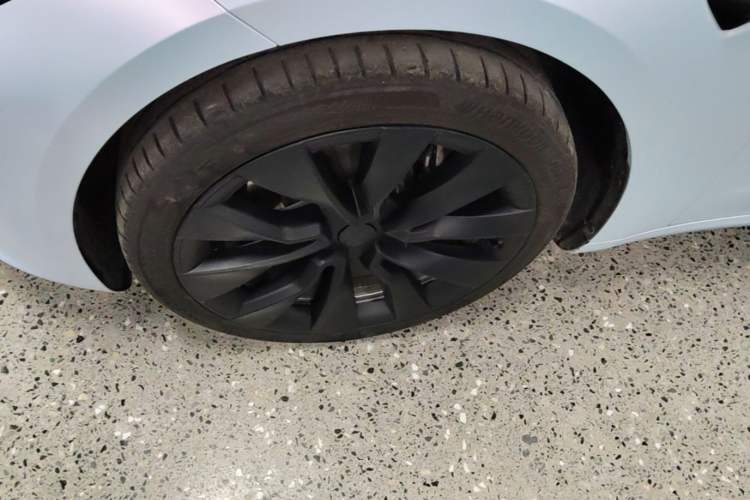 Used Tesla Model 3 2025 Model Long-Range Rear-Wheel-Drive Version Left Front Wheel Hub