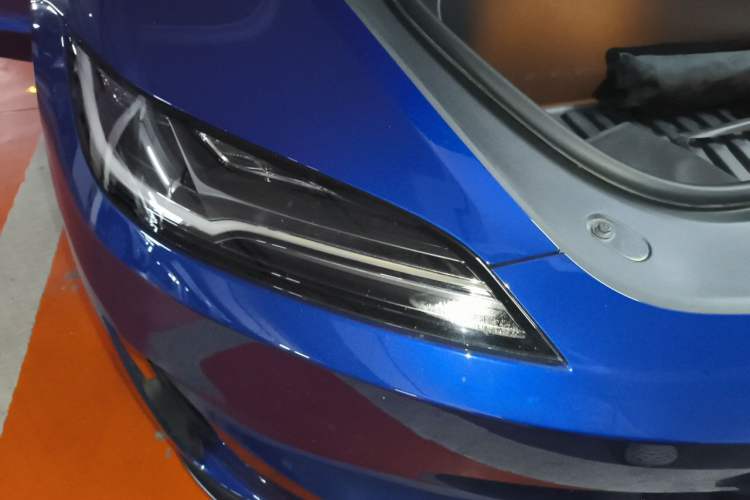 Used Tesla Model 3 2025 Model High-Performance All-Wheel-Drive Version Right Front Headlight