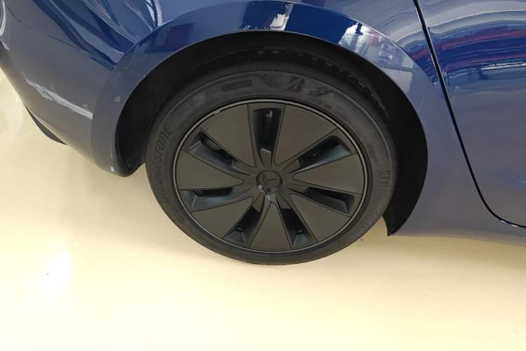 Used Tesla Model 3 2025 Rear-Wheel-Drive Version Right Rear Wheel Hub
