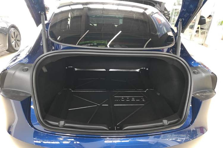 Used Tesla Model 3 2025 Rear-Wheel-Drive Version Trunk