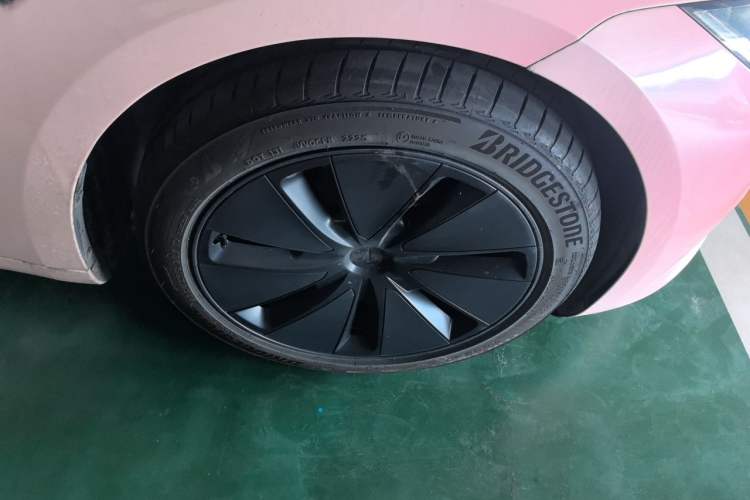 Used Tesla Model 3 2025 Rear-Wheel-Drive Version Right Front Wheel Hub