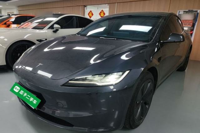 Tesla Model 3 2025 Rear-Wheel-Drive Version d’occasion