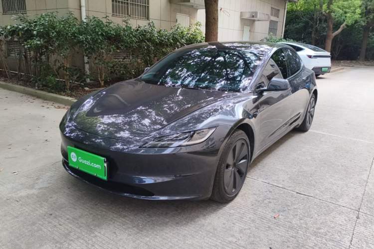 Tesla Model 3 2025 Rear-Wheel-Drive Version