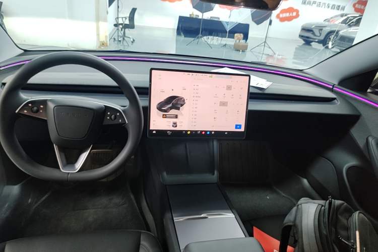 Used Tesla Model 3 2025 Rear-Wheel-Drive Version Audio And AC Panel
