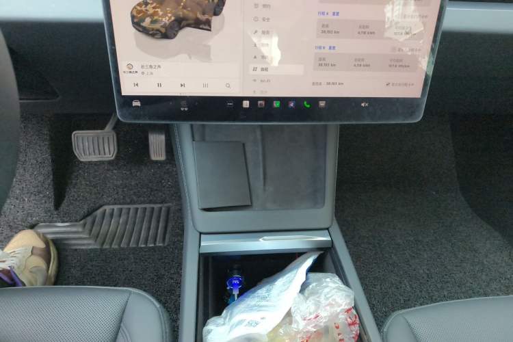 Used Tesla Model 3 2025 Model Revised Long-Range Rear-Wheel-Drive Version Audio And AC Panel