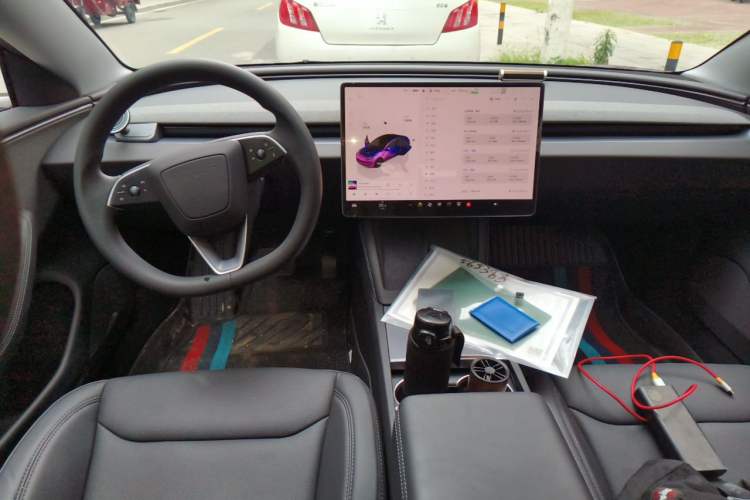 Used Tesla Model 3 2025 Model Revised Rear-Wheel-Drive Version Center Console