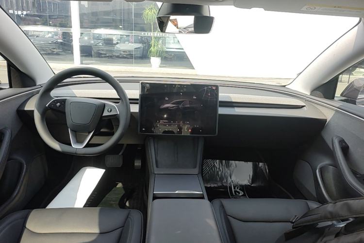 Used Tesla Model 3 2025 Rear-Wheel-Drive Version Center Console