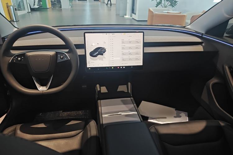 Used Tesla Model 3 2025 Rear-Wheel-Drive Version Center Console