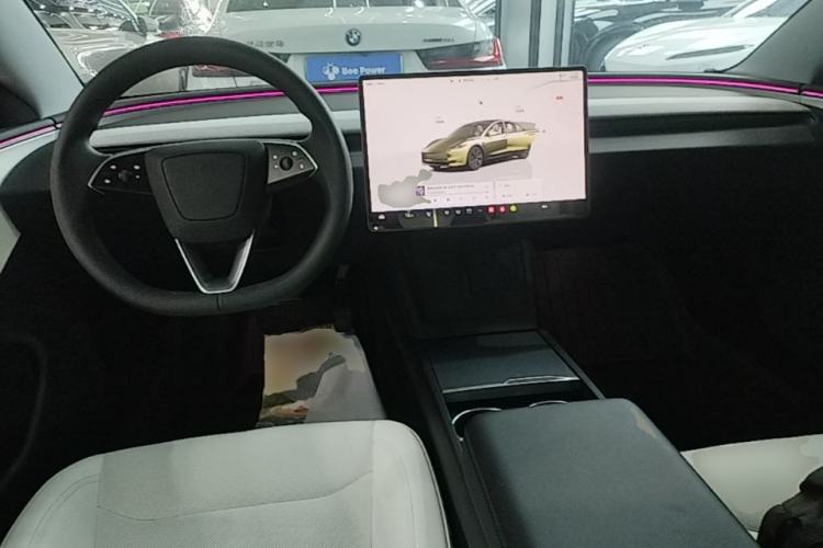 Used Tesla Model 3 2025 Rear-Wheel-Drive Version Center Console