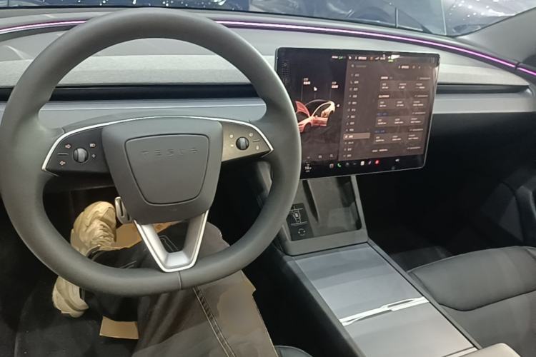Used Tesla Model 3 2025 Rear-Wheel-Drive Version Center Console