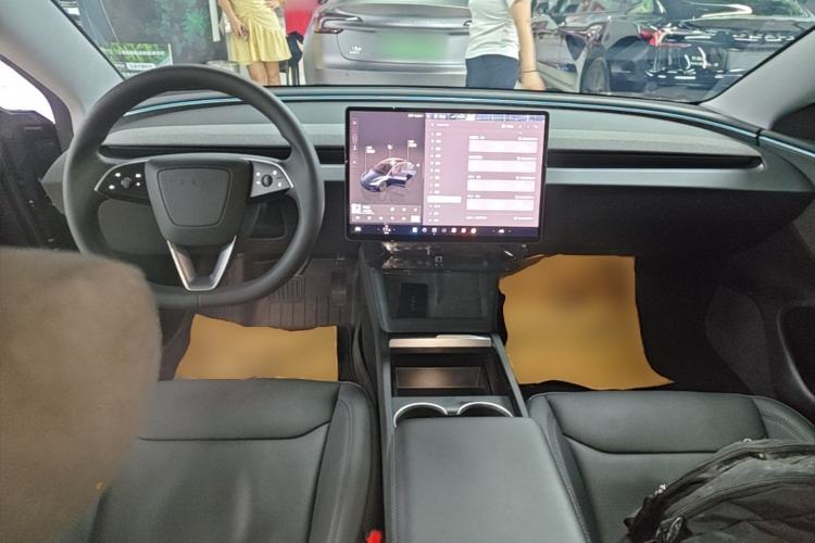 Used Tesla Model 3 2025 Rear-Wheel-Drive Version Center Console